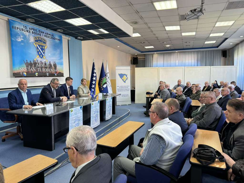 Dan Armije RBiH značajan datum o kojem mlađe generacije moraju učiti i čuvati nasljeđe