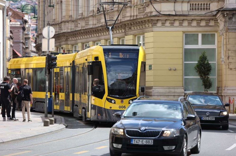 GRAS: Pokvareno vozilo na šinama uzokovalo preusmjeravanje tramvajskog saobraćaj