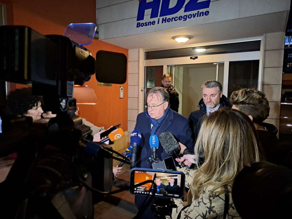 Sastanak HDZ-a BiH i 'Trojke': Iznijeli svoje viđenje izmjena Izbornoga zakona