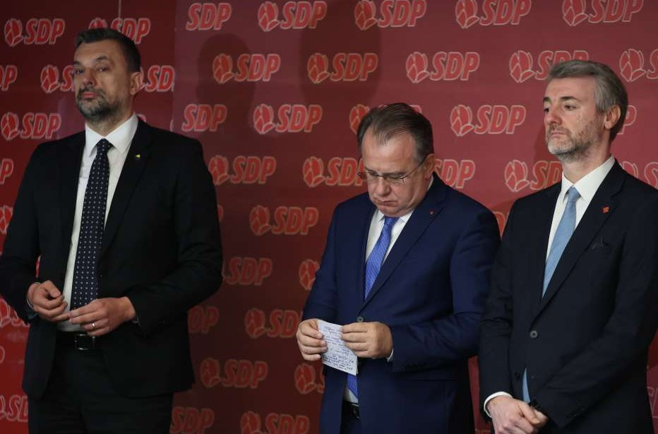 Stranke Trojke: Nećemo glasati za budžet institucija BiH bez sredstava za nabavku skenera i opreme za izbore