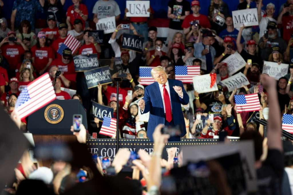 Trumpovih prvih 100 dana na dužnosti obilježeno skupom u Michiganu, obećao vratiti radna mjesta