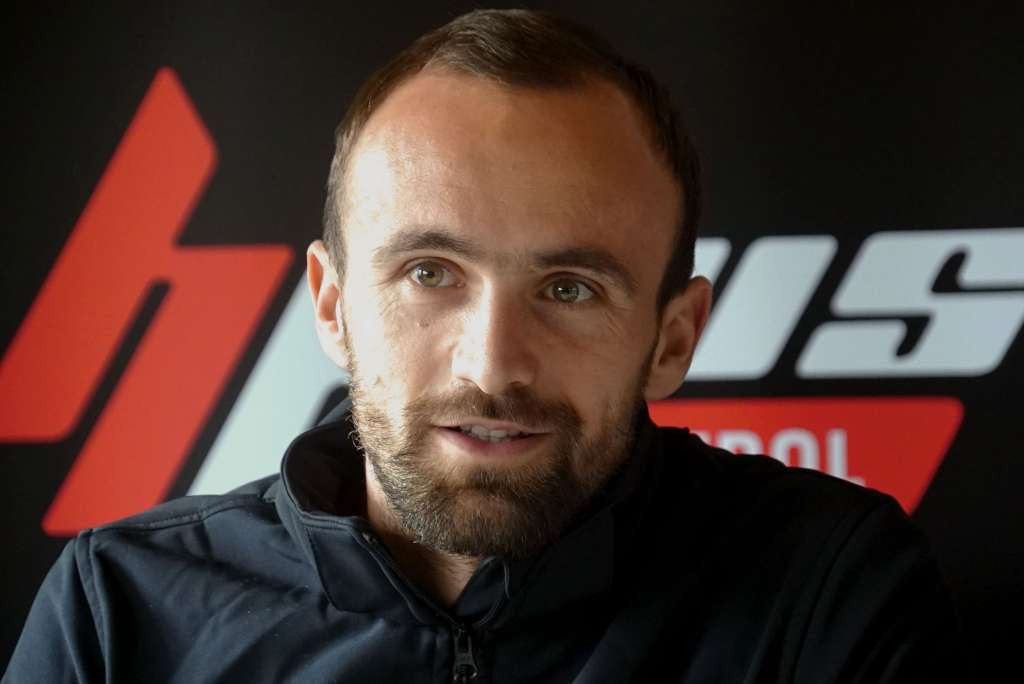 Tuka ostvario i najbrže vrijeme u kvalifikacijama, u kojima je Mujezinović ispao s 15. vremenom