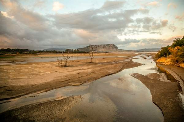 Tunis: Suša drastično smanjila nivo vode u jezeru u Jendoubi