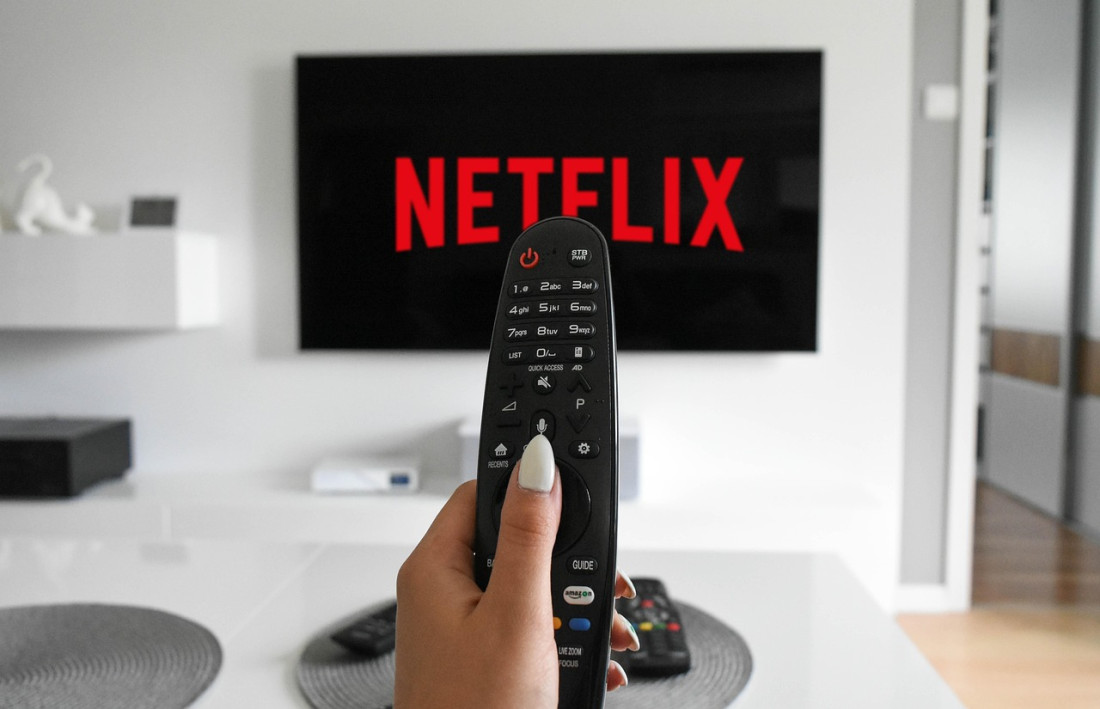 Netflixov model gledanja cijelih sezona slabi, YouTube postaje sve veći konkurent