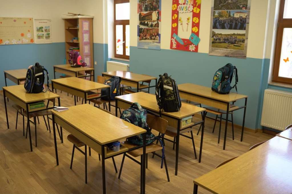 Učenik u Ljubuškom navodno prijetio profesorima da će ih pobiti
