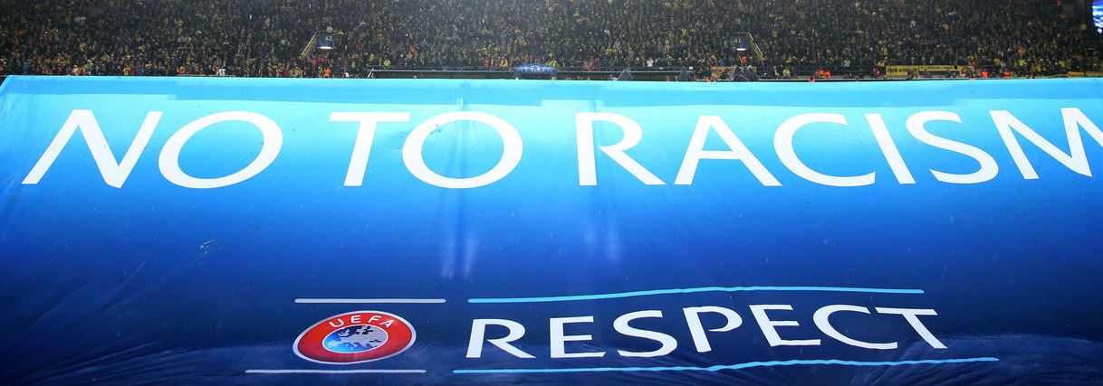 Sparta pred praznim tribinama u Pragu zbog rasizma