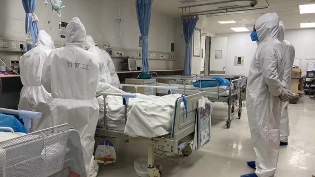 U Velikoj Britaniji rekordan broj umrlih od COVID-19