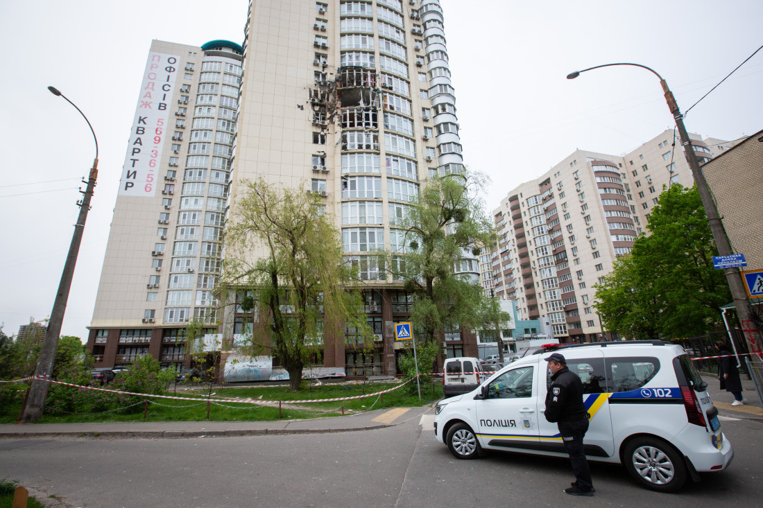 U ruskom napadu na Kijev pogođena višespratnica