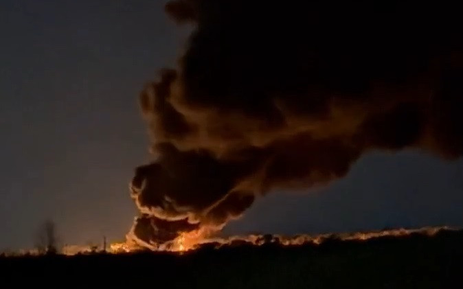 Ukrajinski dronovi pogodili najveću rafineriju ruskog naftnog diva