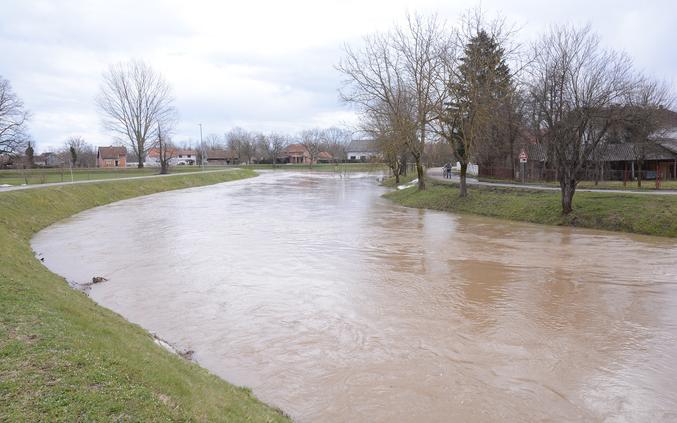 FUCZ - U nekim općinama povišeni vodostaji rijeka, na snazi mjere odbrane