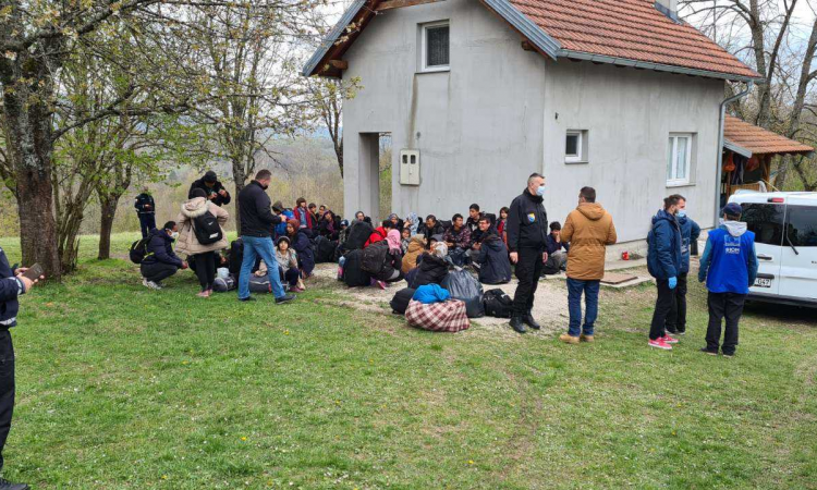 Izvršeno izmještanje migrantskih porodica iz napuštenih objekata u USK