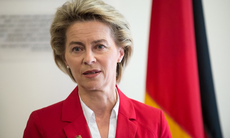 Von der Leyen: Vrijeme je za razmatranje obavezne vakcinacije
