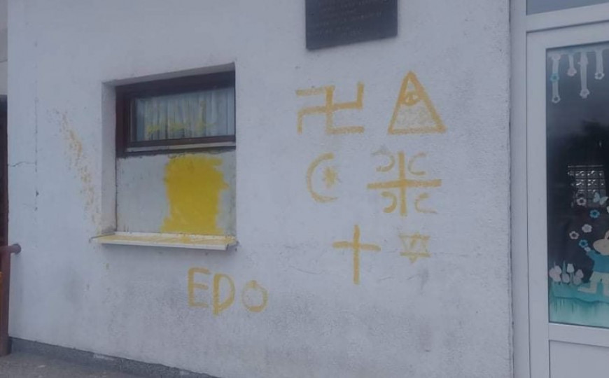 U Bihaću ogorčeni vandalizmom koji promovira fašizam