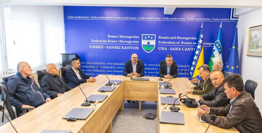 Prijem u Vladi USK - Poštovanje i podrška nosiocima najviših ratnih priznanja