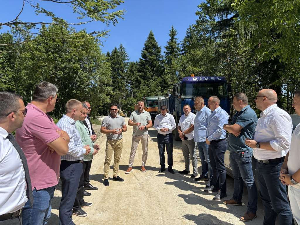 Vlada USK obišla radove, Sanica dobija modernu cestu nakon decenija čekanja