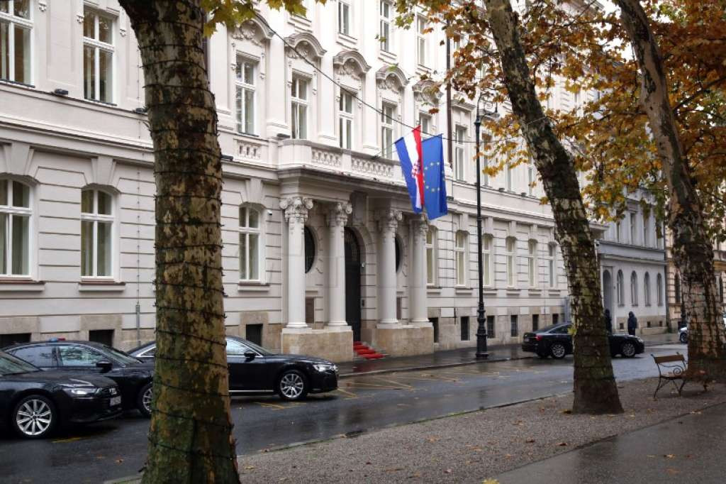 Hrvatska: Optužnica protiv grupe krijumčara migranata, zaradili 92.500 eura