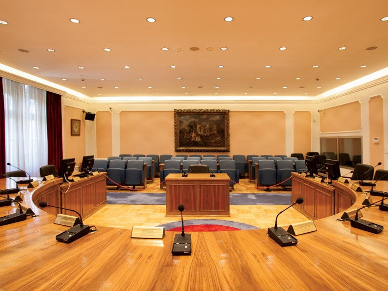 USTAVI SUD BOSNE I HERCEGOVINE BEZ SUDIJA IZ ENTITETA REPUBLIKA SRPSKA