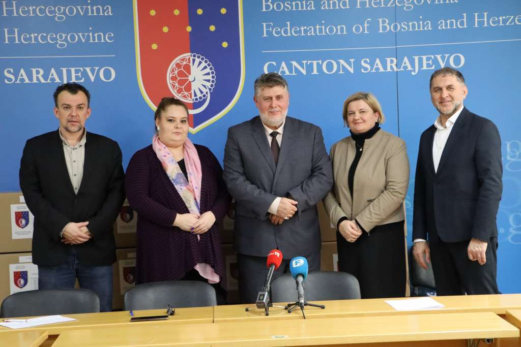 Potpisani ugovori u okviru projekta 'Energijska efikasnost u javnim objektima KS'