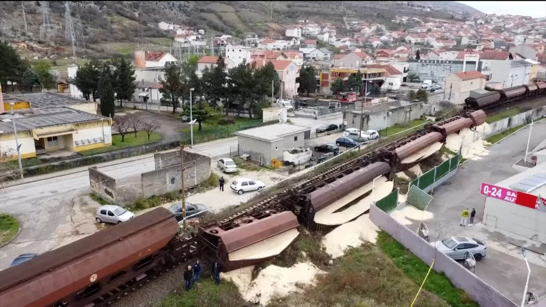 Pet vagona teretnog voza iskočilo iz šina u Opinama kod Mostara