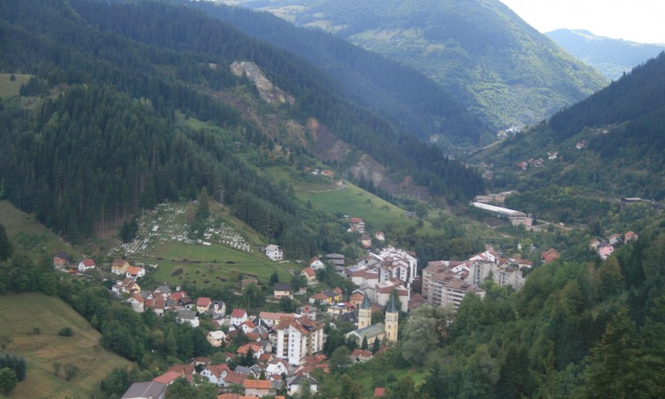 Snijeg u Varešu izazvao probleme u opskrbi vodom, u više sela još nema struje