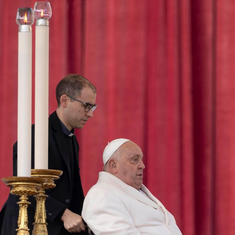 Vatikan: Papa se dobro odmorio tokom noći