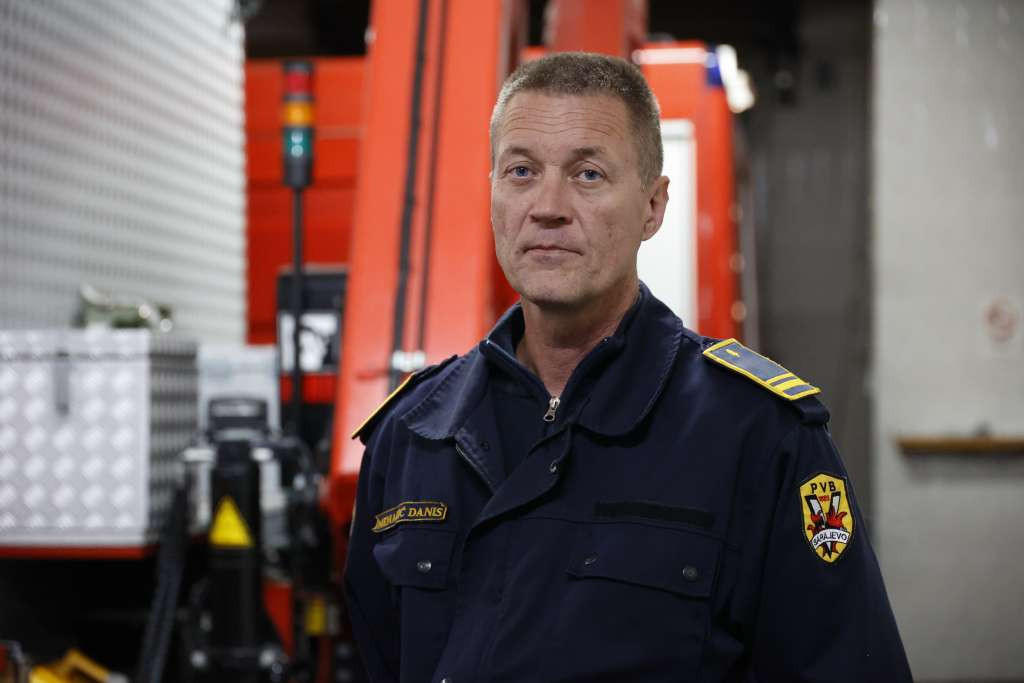 Nepokolebljiva hrabrost: Sarajevski vatrogasci u prvim redovima ispred ognja