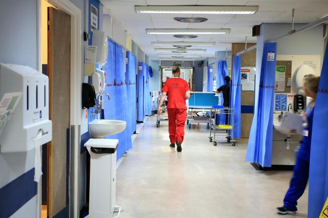 Za respiratore u Velikoj Britaniji potrošeno 569 miliona funti