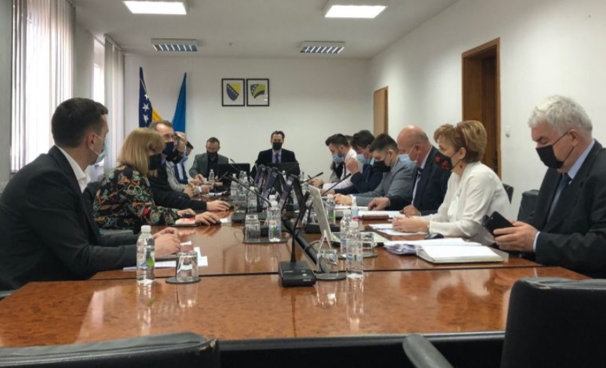 Vlada TK: Poduzeti zakonom propisane mjere protiv onih koji šire paniku i lažne vijesti