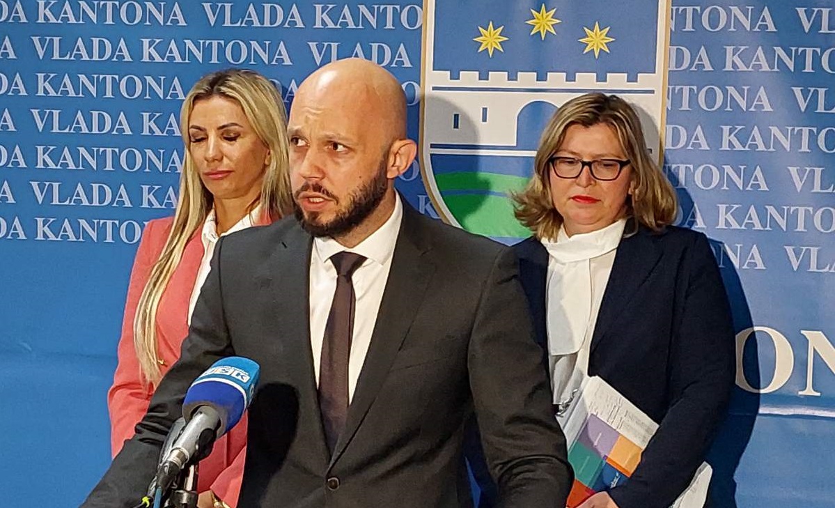 Vlada USK-a: Povećanje plata prosvjetarima dovelo bi u pitanje redovnu isplatu