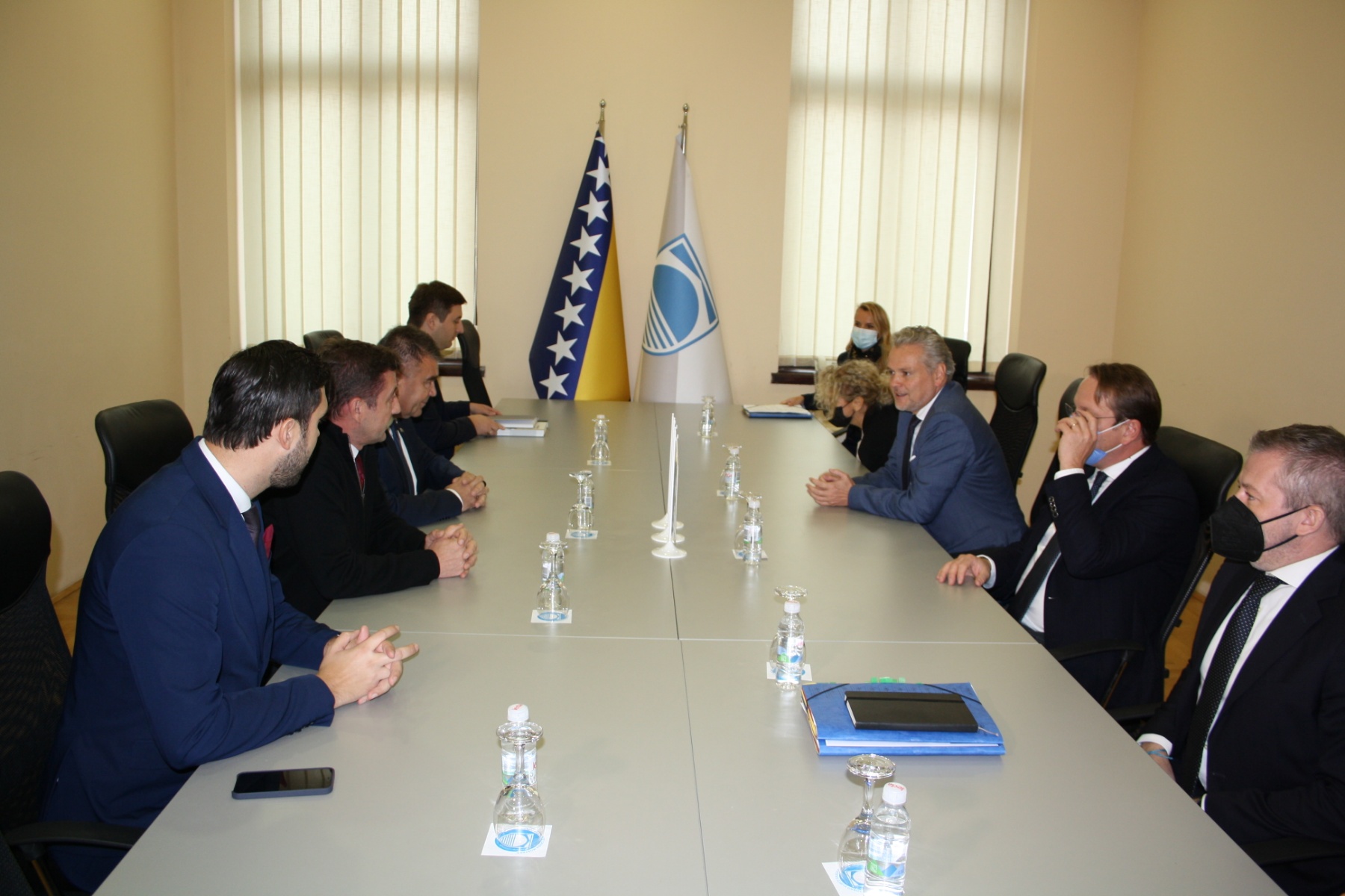 Povjerenik EU-a s gradonačelnikom Kordićem o stanju u gradu Mostaru