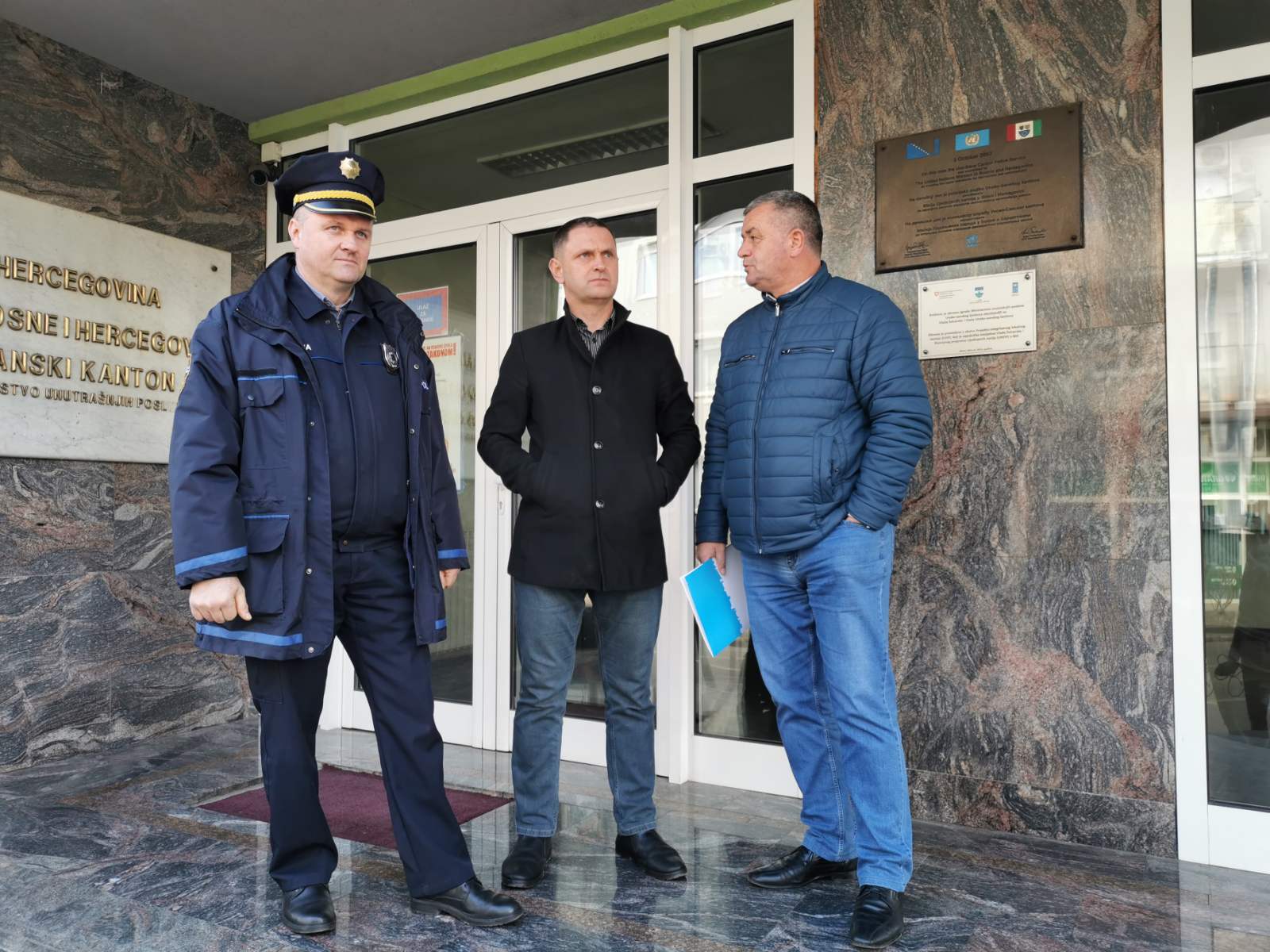 Predstavnici policije USK-a održali jednosatni štrajk upozorenja