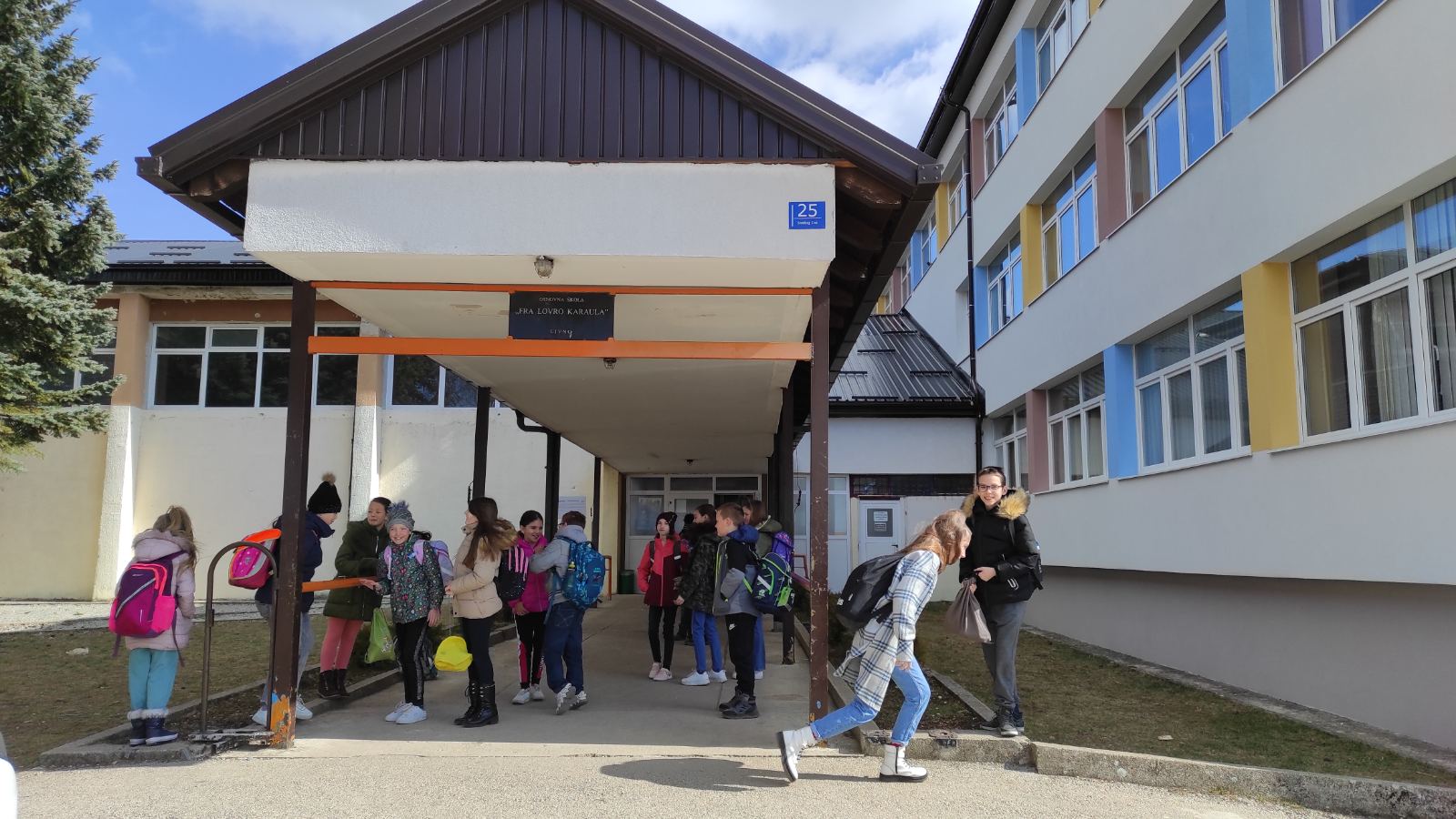 Besplatni udžbenici za sve učenike osnovnih škola u Kantonu 10
