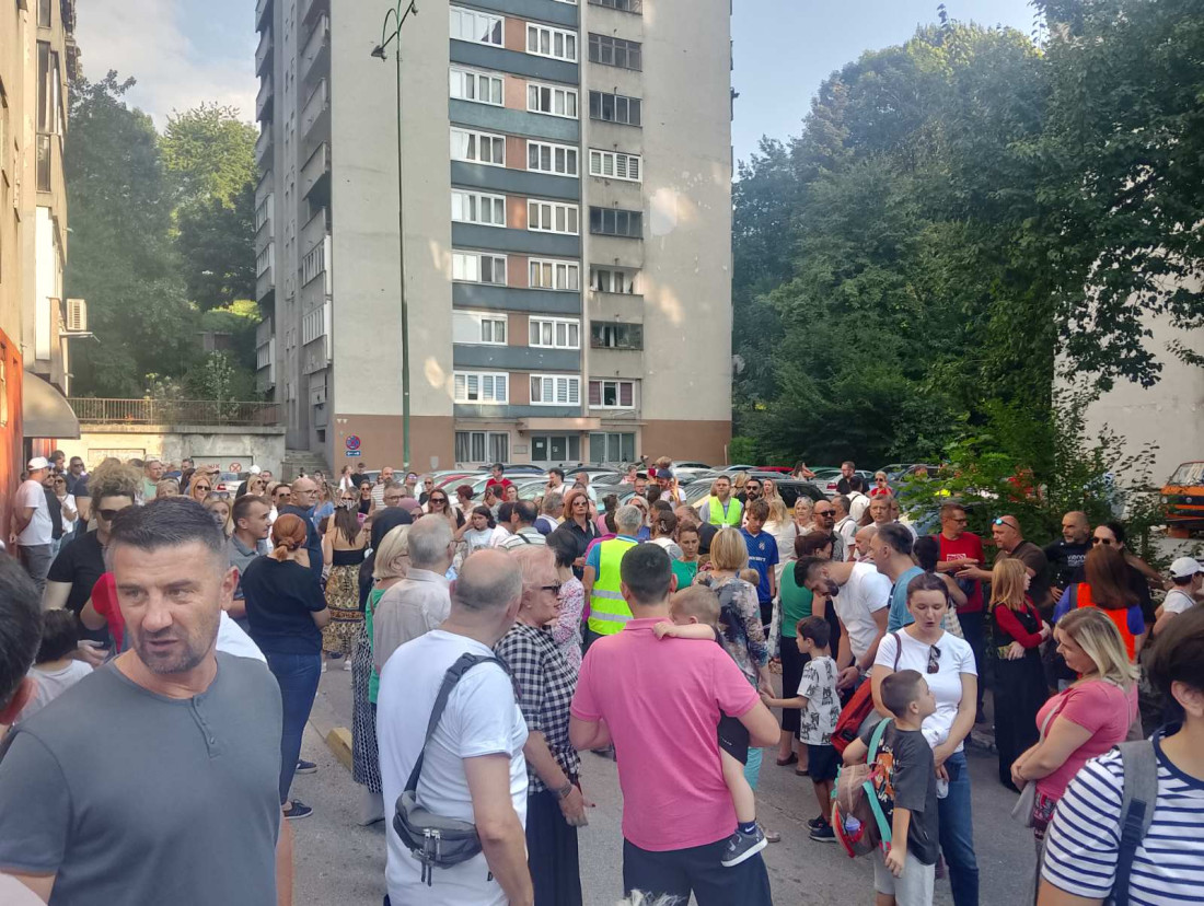 Protest mještana MZ Park-Višnjik zbog  izmještanja Metadonskog centra
