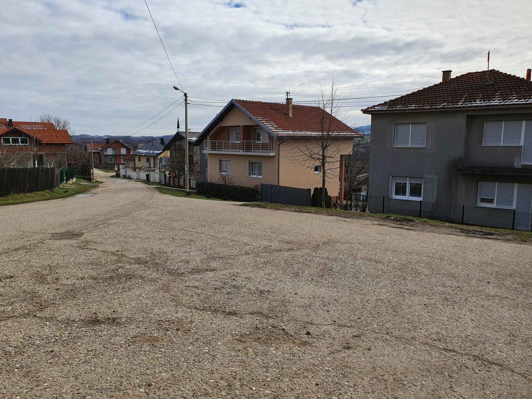 Povratnička varoš na obroncima Majevice