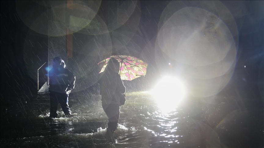 Blato i kamenje zatrpali autobus u Vijetnamu, šest putnika izgubilo život