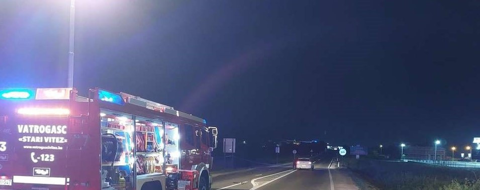 U teškoj prometnoj nesreći kod Viteza jedna osoba smrtno stradala, petero ozlijeđenih