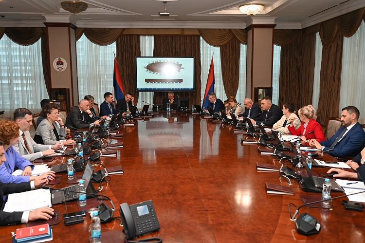 Zasjedala Vlada RS-a, Višković predsjedavao