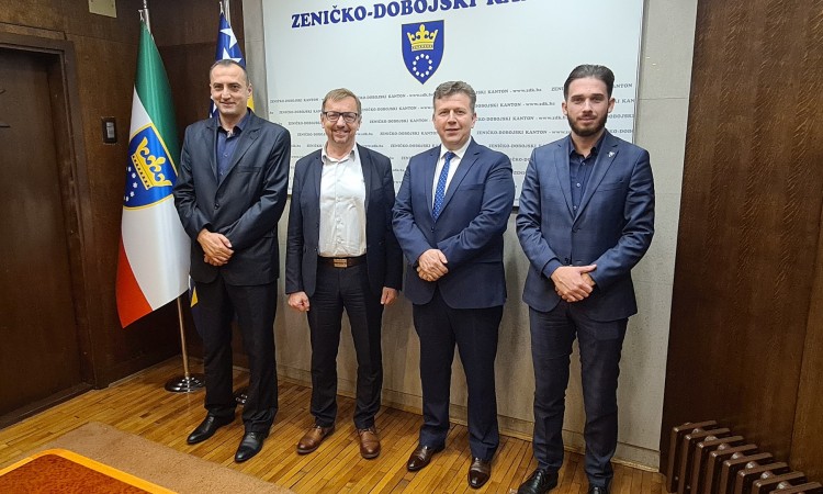 Vlada i sindikat ZDK-a: Isplata regresa za 8.000 zaposlenih