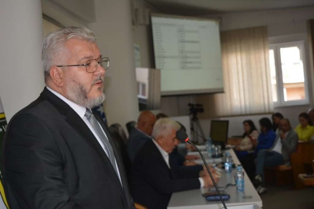 Vanredna sjednica Općinskog vijeća Vogošća o statusu kasarne 'Enver Šehović' u Semizovcu