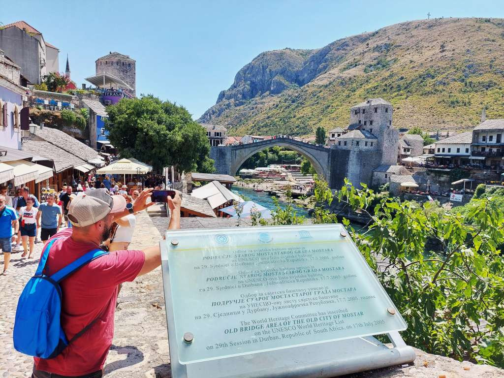 U BiH danas sunčano uz malu do umjerenu oblačnost, dnevna temperatura do 37 stepeni na jugu