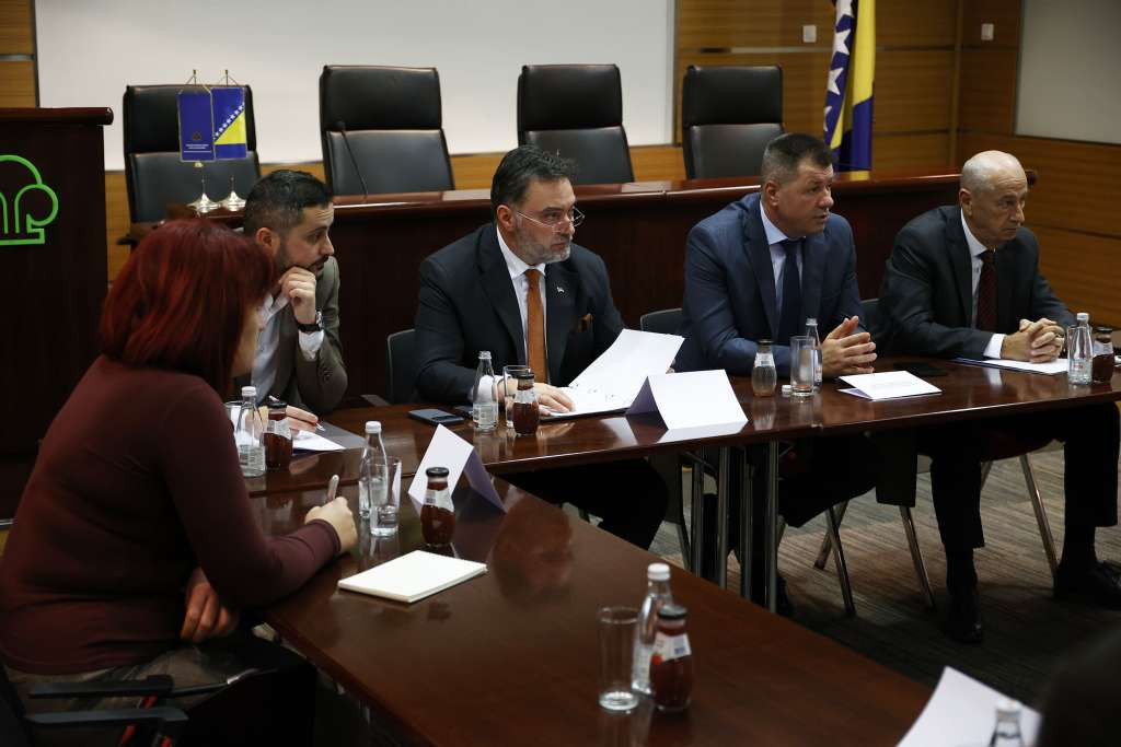 BiH traži rješenja za gužve na granicama: Privreda trpi velike štete