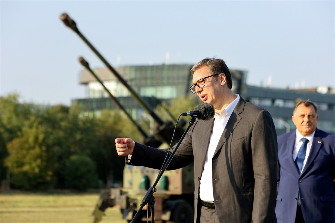Vučić na prikazu vojnog naoružanja u Nišu: Nećemo da pripadamo nijednom bloku