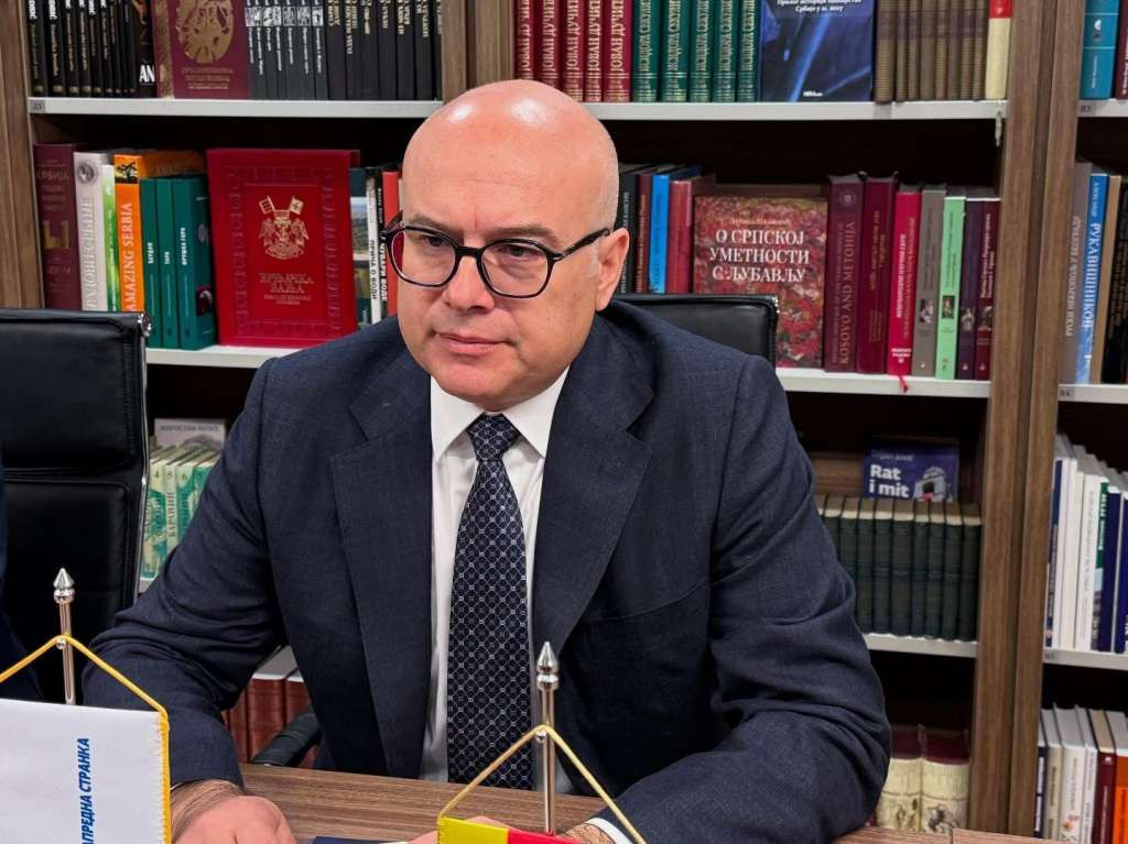 Vučić donedavnog premijera Vučevića imenovao savjetnikom za regionalna pitanja