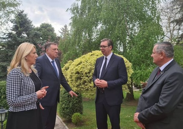 Vučić sa Dodikom, Cvijanović i Viškovićem o saradnji Srbije i entiteta RS