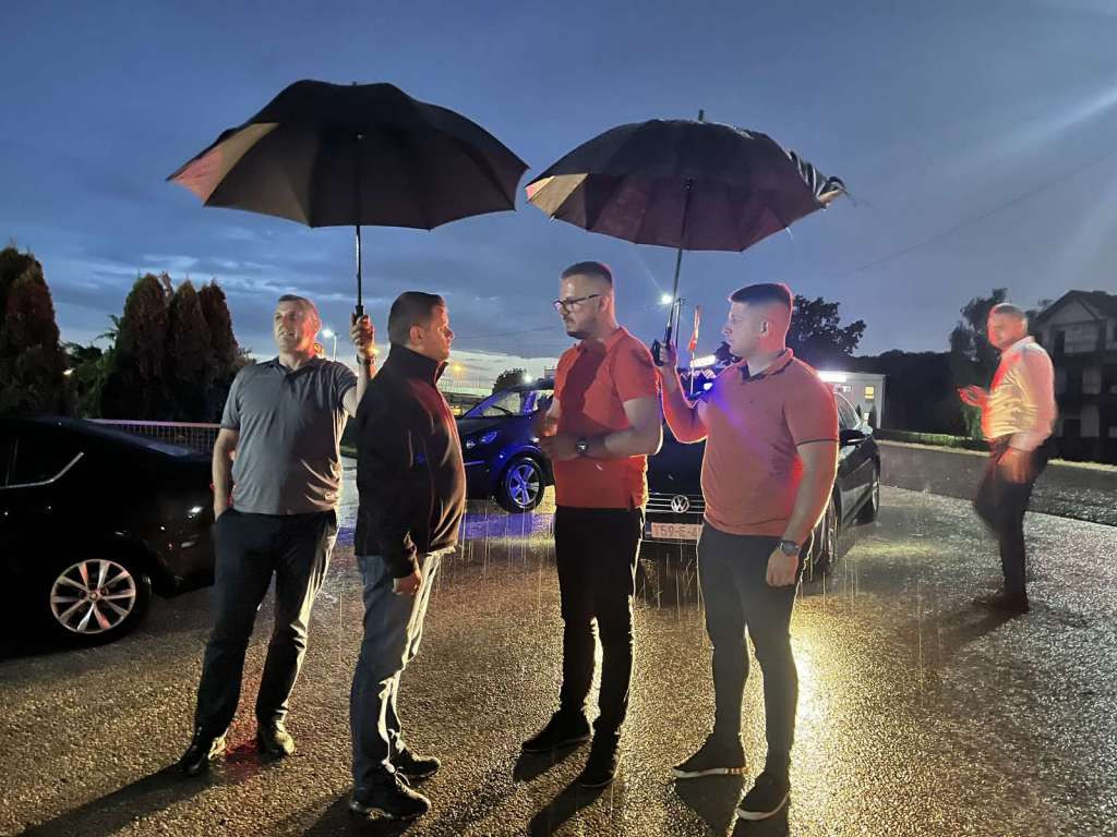 Nakon nezapamćenog nevremena, ministar Hurtić večeras posjetio Vukosavlje i povratnička naselja