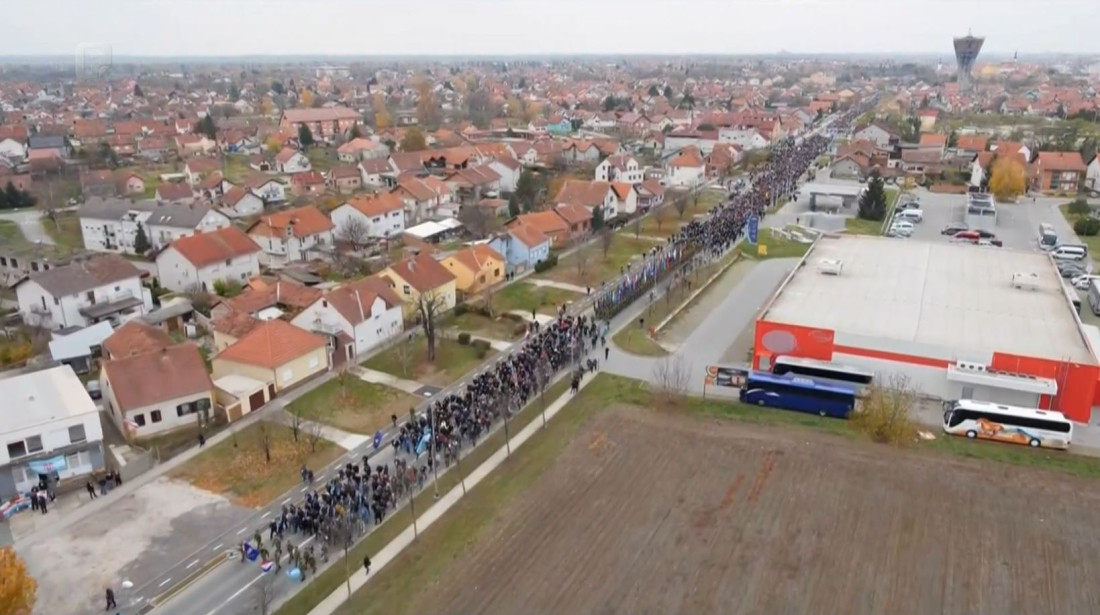 Mnoštvo ljudi u odavanju počasti žrtvi Vukovara