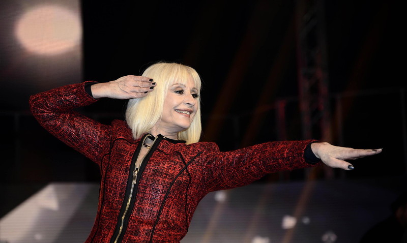 Preminula italijanska muzička ikona Raffaella Carra