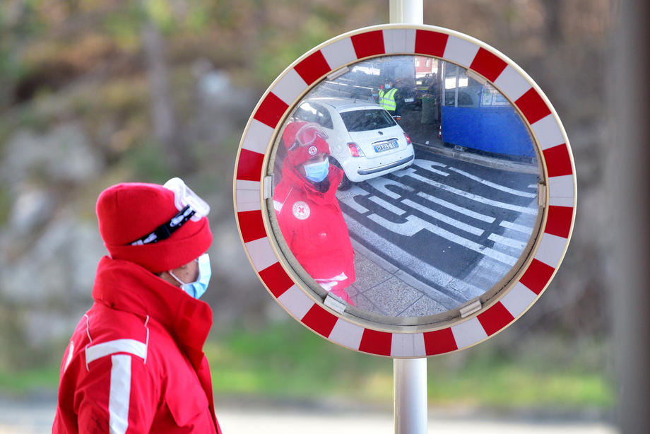 Slovenija zbog novog soja uvela oštre mjere za putnike iz rizičnih područja