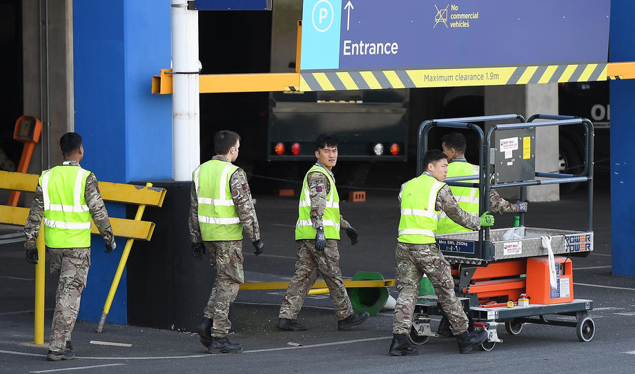 Velika Britanija: Vojska stigla u pomoć bolnicama