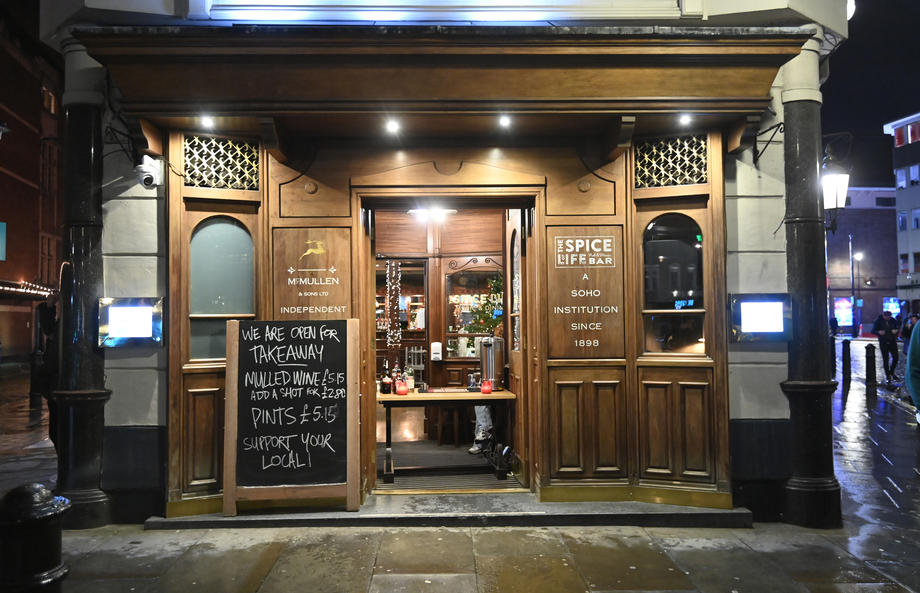 Pabovi u Engleskoj mogu da rade duže za vrijeme finalne utakmice na EP